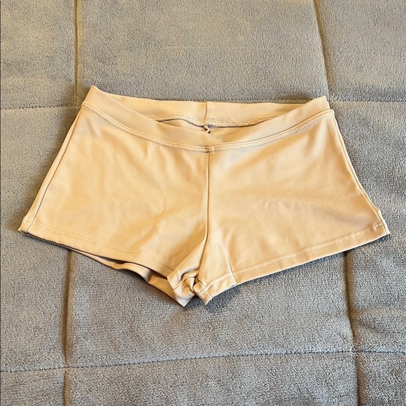 Basic Beige Shorts